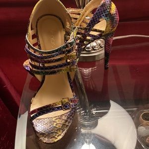 Platform Sandals/Multicolor Snake Skin Print.        Beautiful Color PROM Shoe!!